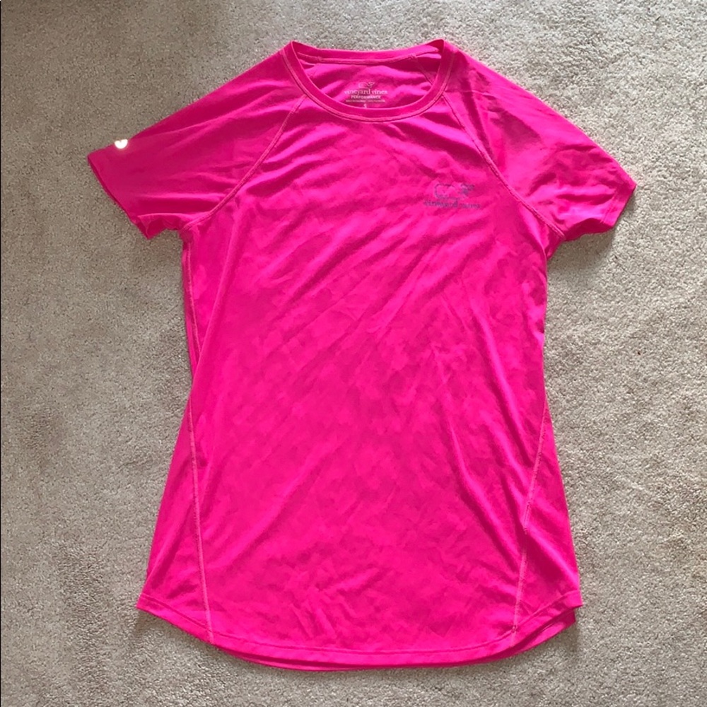 Vineyard vines pink performance top